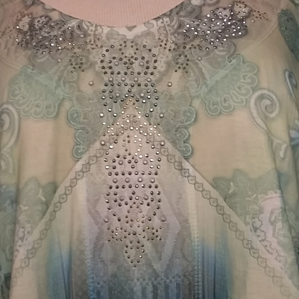 One World Tunic - Picture 3 of 5